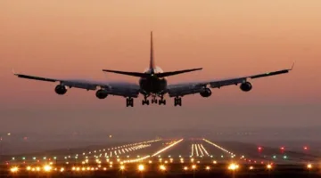 يتظاهر بأنه مضيف ويقوم بالسفر 120 مرة دون دفع تكاليف.