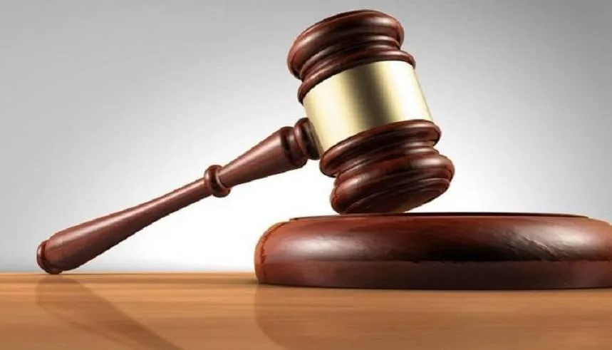يختلس 58 ألفاً من قيمة تذاكر السفر وحجوزات الفنادق يختلس 58 ألفاً من قيمة تذاكر السفر وحجوزات الفنادق