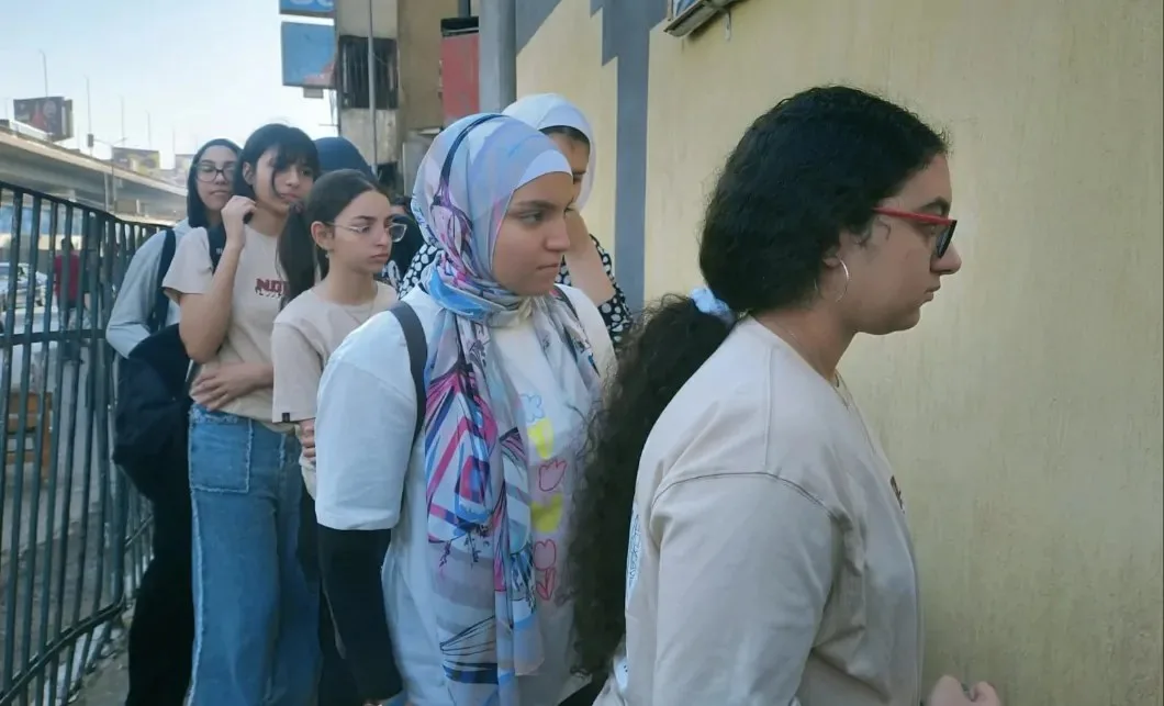 «يستهدفون مناطق حساسة أمام المعلمين».. «الحرية» تنشر شكاوى طالبات الثانوية العامة بشأن إجراءات تفتيش اللجان «يستهدفون مناطق حساسة أمام المعلمين».. «الحرية» تنشر شكاوى طالبات الثانوية العامة بشأن إجراءات تفتيش اللجان