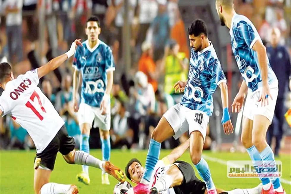 «يضع مصلحته أولاً».. شوبير يكشف عن مفاجأة بيراميدز للزمالك بخصوص صفقات الصيف. «يضع مصلحته أولاً».. شوبير يكشف عن مفاجأة بيراميدز للزمالك بخصوص صفقات الصيف.