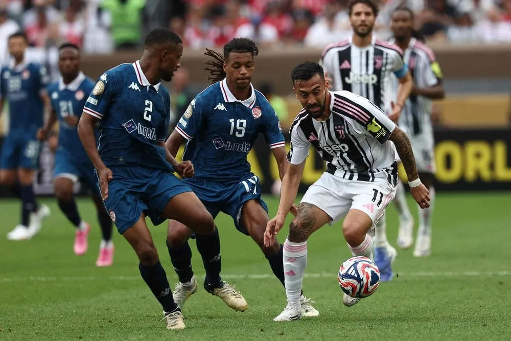 يوفنتوس الإيطالي يخرج الوداد المغربي من بطولة كأس العالم للأندية 2025 يوفنتوس الإيطالي يخرج الوداد المغربي من بطولة كأس العالم للأندية 2025