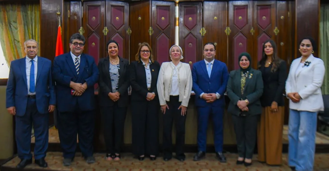 البيئة: نحن بحاجة إلى 300 مليار دولار لمكافحة تغير المناخ البيئة: نحن بحاجة إلى 300 مليار دولار لمكافحة تغير المناخ