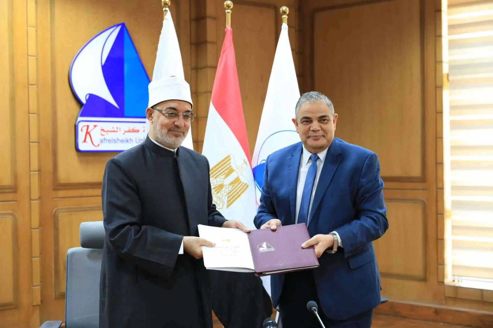 اتفاقية تعاون بين دار الإفتاء وجامعة كفر الشيخ لاستثمار الذكاء الاصطناعي في تحسين الفتوى وتعزيز الرسالة الدينية
