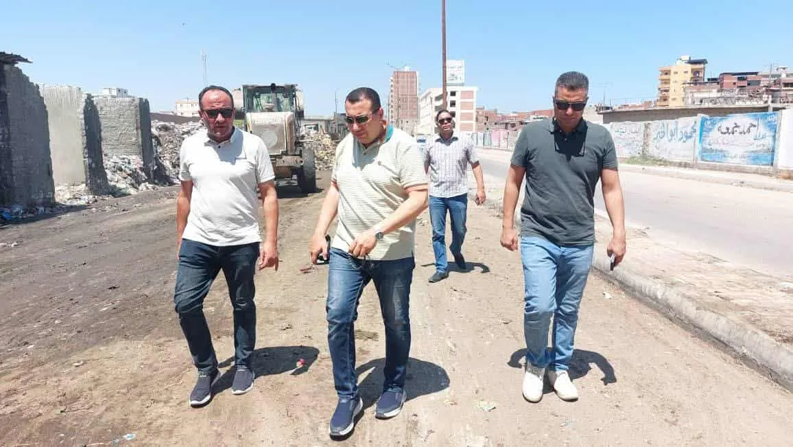 رئيس مدينة كفر الشيخ يطلق حملة شاملة لتنظيف المدينة ويشدد على تحسين الطرق وصيانة المعدات. رئيس مدينة كفر الشيخ يطلق حملة شاملة لتنظيف المدينة ويشدد على تحسين الطرق وصيانة المعدات.