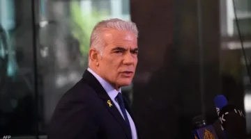 لابيد: يمكن إنهاء الحرب في غزة خلال يوم واحد إذا قامت حماس بتسليم أسلحتها