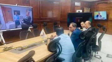 محافظ قنا يراقب من مركز التحكم مستجدات انقطاع الاتصالات نتيجة حريق سنترال رمسيس