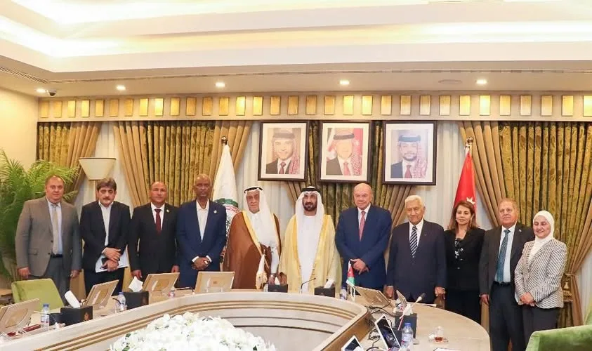 اليماحي يُثني على التجربة البرلمانية الأردنية الفريدة ويُبرم اتفاقية تعاون مع مجلس الأعيان الأردني اليماحي يُثني على التجربة البرلمانية الأردنية الفريدة ويُبرم اتفاقية تعاون مع مجلس الأعيان الأردني