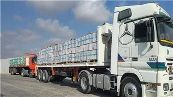 1000 طن من المواد الغذائية تصل إلى غزة في اليوم الرابع لقوافل زاد العزة. 1000 طن من المواد الغذائية تصل إلى غزة في اليوم الرابع لقوافل زاد العزة.