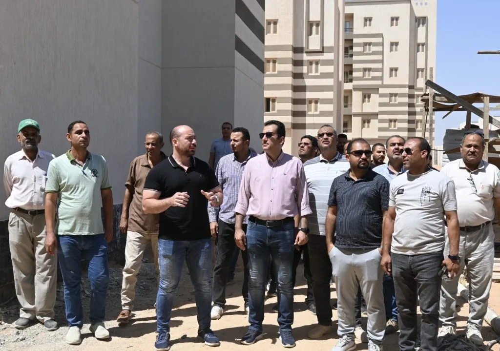 104 آلاف شقة سكنية في غرب المطار باستثمارات تزيد عن 60 مليار جنيه 104 آلاف شقة سكنية في غرب المطار باستثمارات تزيد عن 60 مليار جنيه