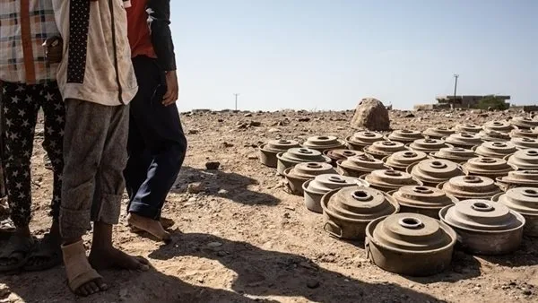 107 يمنيين سقطوا بين قتيل وجريح جراء الألغام الحوثية في النصف الأول من 2025. 107 يمنيين سقطوا بين قتيل وجريح جراء الألغام الحوثية في النصف الأول من 2025.