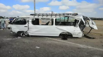 11 جريحًا نتيجة انقلاب ميني باص على الطريق الصحراوي في المنيا