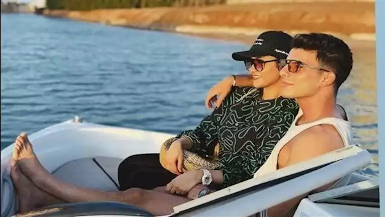 12 صورة تعكس رسالة مؤثرة من عبد الشافي وزيزو وزوجتيهما وزفاف لاعب منتخب مصر 12 صورة تعكس رسالة مؤثرة من عبد الشافي وزيزو وزوجتيهما وزفاف لاعب منتخب مصر