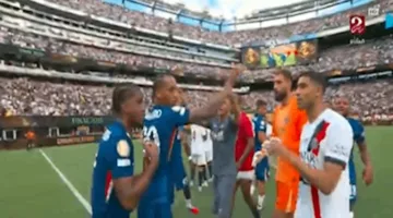 12 صورة توثق اعتداء على لويس إنريكي لاعب تشيلسي بعد اللقاء