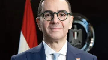 12 مسؤولاً يابانياً يستكشفون فرص الاستثمار في مصر: التركيز على البنية التحتية والطاقة المتجددة.