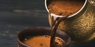 تفسير حلم شرب القهوة: دلالات نفسية وروحية متنوعة تفسير حلم شرب القهوة: دلالات نفسية وروحية متنوعة