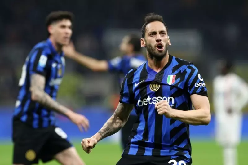 17 مليون يورو غير كافية.. إنتر يرفض عرض جالاتا سراي لضم تشالهان أوغلو 17 مليون يورو غير كافية.. إنتر يرفض عرض جالاتا سراي لضم تشالهان أوغلو