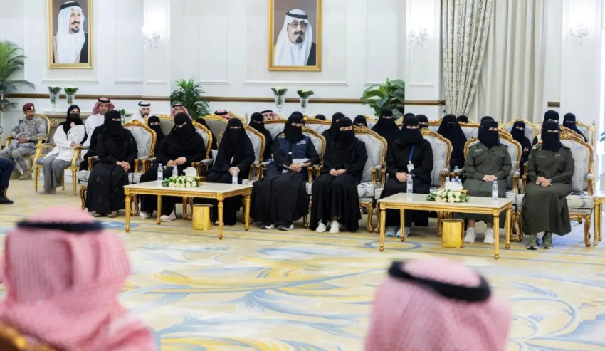 أمير الحدود الشمالية يخلد تكريم الجهات المتعاونة والمتطوعين خلال موسم الحج