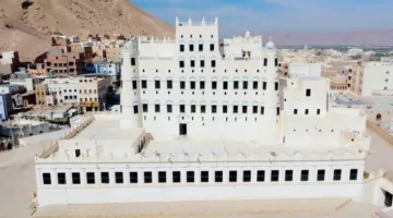 لمعان “قصر سيئون” في حضرموت يعيد إحياء حضارة خمسة قرون