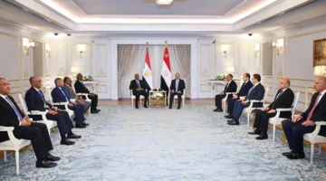 الرئيس السيسي يناقش مع البرهان تطورات الأزمة في السودان وتعزيز التعاون الثنائي