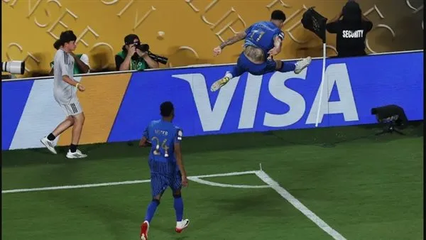 الهلال يحقق انتصاراً مدهشاً على مانشستر سيتي بهدفين خلال 5 دقائق “فيديو”