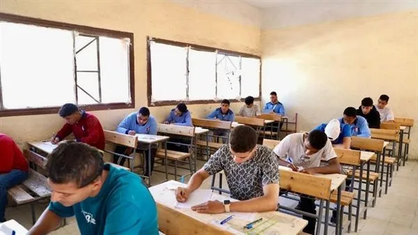 وزارة التعليم تتابع استلام أوراق امتحانات التفاضل والتكامل لنظام الثانوية العامة القديم