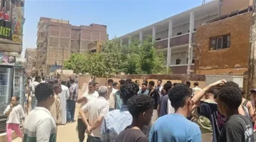 بدء وصول طلاب الثانوية العامة إلى مراكز الامتحانات
