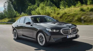 “جلوبال أوتو للسيارات” تعرض BMW 520i الترفيهية بسعر 4.2 مليون جنيه