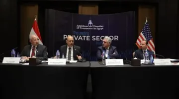 برعاية الغرفة التجارية الأمريكية.. وزير العمل ي inaugurates a workshop to raise awareness about the new labor law.