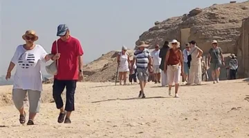 ازدحام سياحي غير عادي في المواقع الأثرية بالمنيا