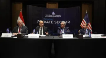 وزير العمل يطلق ورشة عمل حول التوعية بالقانون الجديد للعمل