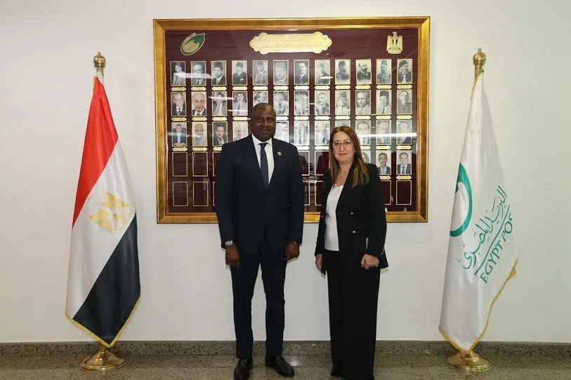 رئيسة البريد المصري تلتقي المدير التنفيذي لبريد كوت ديفوار لمناقشة فرص التعاون المشترك