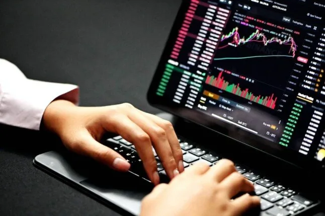 أساسيات التداول للمبتدئين: خطوات سهلة لولوج السوق