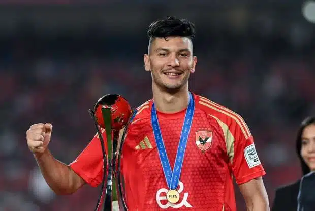 طرد ثنائي الأهلي المصري من تشكيل ريفيرو عقب ملحمة الهلال السعودي وسيتي