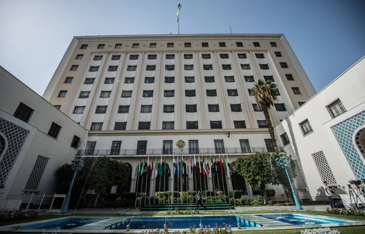 الجامعة العربية تعقد غداً اجتماعاً بين الآلية الثلاثية والأونروا لتحديد موقف موحد تجاه الوضع المأساوي في غزة. الجامعة العربية تعقد غداً اجتماعاً بين الآلية الثلاثية والأونروا لتحديد موقف موحد تجاه الوضع المأساوي في غزة.
