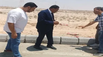 محافظ مطروح يزور مشروع تحسين طريق مطار العلمين الدولي