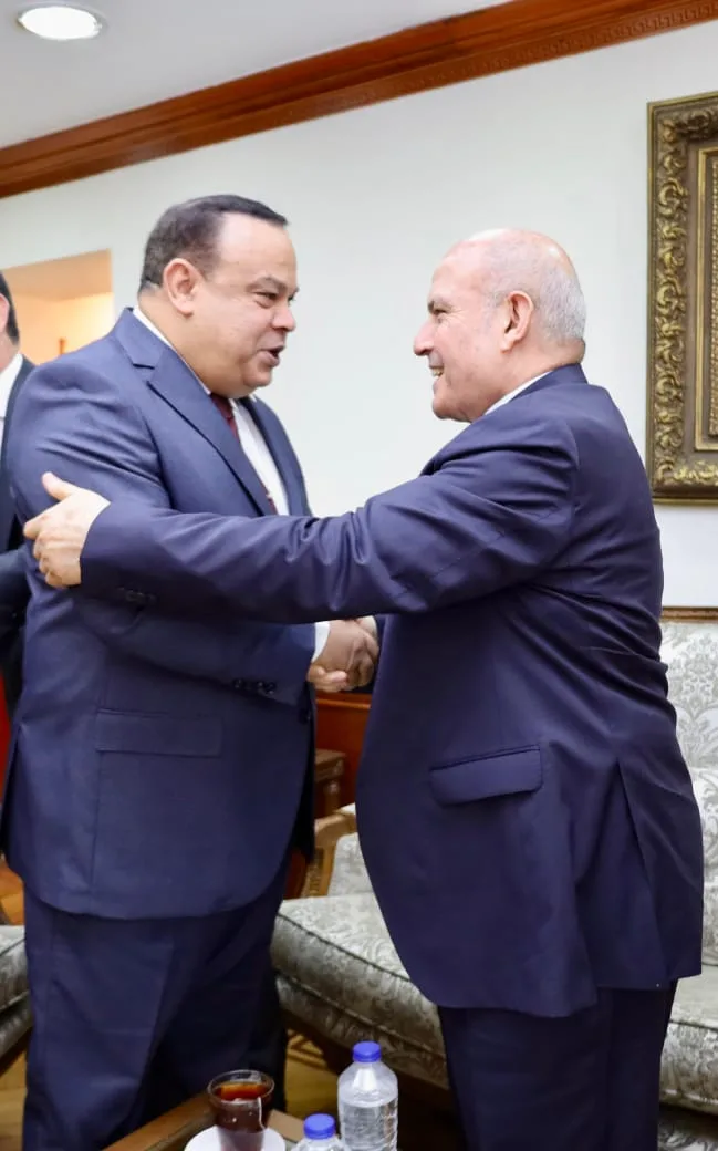 رئيس النيابة الإدارية يرافق أعضاء الهيئة في الكشف عن جدول انتخابات الشيوخ ..صور