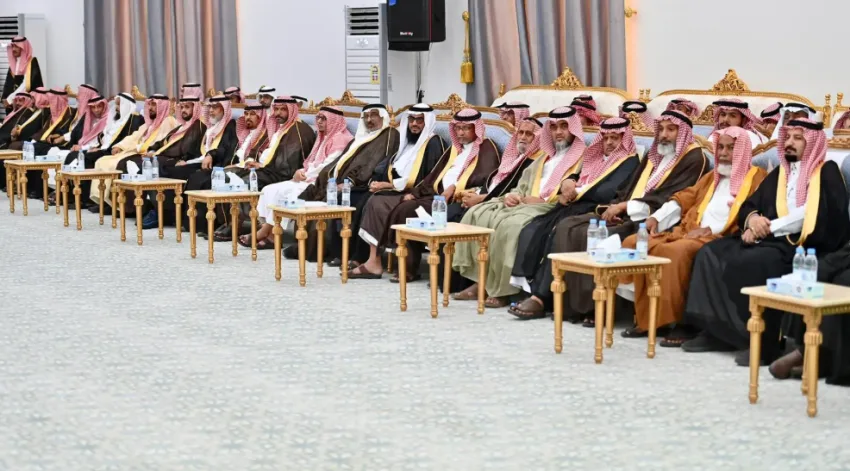 أمير جازان يجتمع بشيوخ وسكان محافظة العارضة