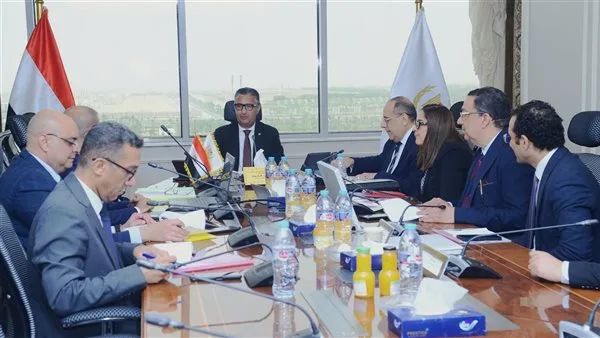 وزير التموين يتباحث حول تحسين نظام الجملة وزيادة فعالية توزيع السلع الأساسية وزير التموين يتباحث حول تحسين نظام الجملة وزيادة فعالية توزيع السلع الأساسية