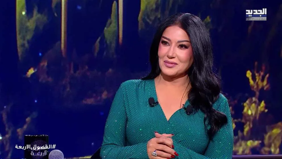 سمية الخشاب تتأثر على الهواء بسبب والديها وتتعرض للإحراج من صديقها المقرب الذي وصفها بالكسل. سمية الخشاب تتأثر على الهواء بسبب والديها وتتعرض للإحراج من صديقها المقرب الذي وصفها بالكسل.
