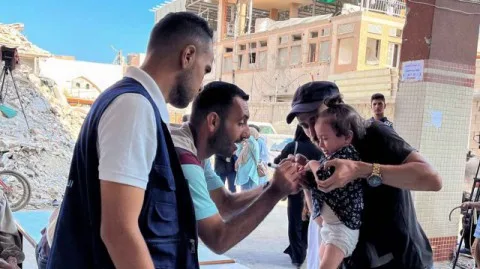 تحذير من انتشار شديد لمرض “الحمى الشوكية” في غزة