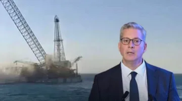 وزير البترول يزور موقع حادث انقلاب الباخرة البحرية “Adam Marine 12” في منطقة جبل الزيت بخليج السويس