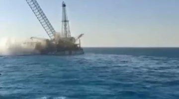 وزارة البترول المصرية: انقلاب بارجة في خليج السويس