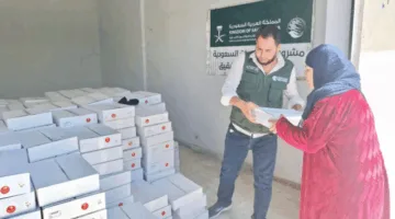 مركز الملك سلمان للإغاثة يوزع (3,999) علبة تمر في ريف دمشق