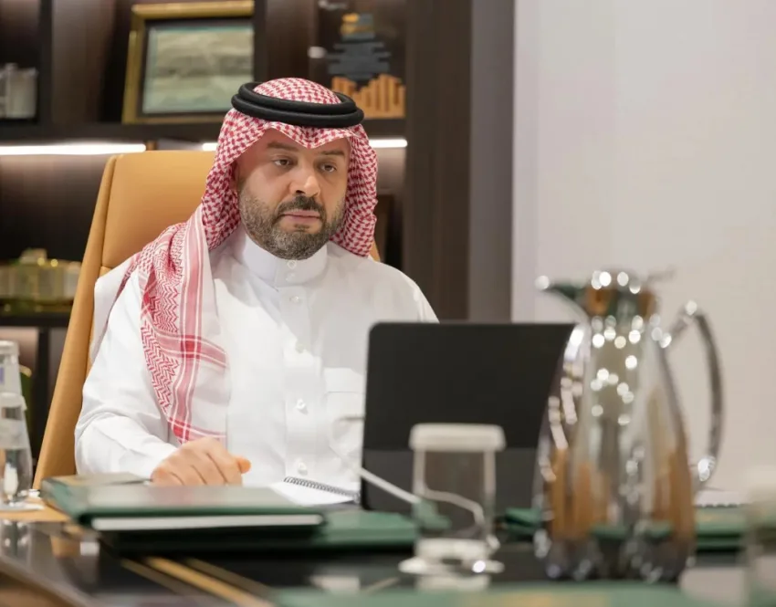 أمير الحدود الشمالية يتولى رئاسة الاجتماع السابع للجنة الإشرافية لمكتب تطوير المنطقة الإستراتيجي
