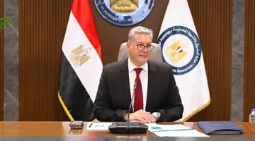 وزير البترول يسافر إلى موقع حادث انقلاب البارجة البحرية آدم مارين 12 في خليج السويس