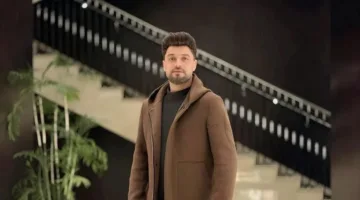 أحمد شيبه ينعى الفنان الشعبي أحمد عامر بكلمات تعبر عن مشاعر الحزن.