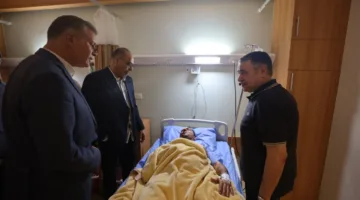 محافظ البحر الأحمر يتابع حادث غرق حفار \”آدم مارين 12\” بجبل الزيت: إنقاذ 22 شخصاً واستعادة 4 جثث، والبحث مستمر عن المفقودين | صور