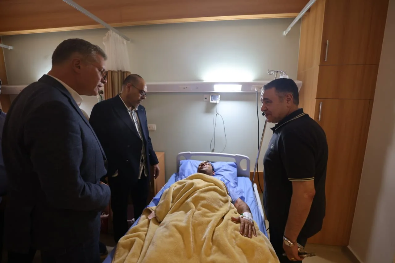 محافظ البحر الأحمر يتابع حادث غرق حفار \”آدم مارين 12\” بجبل الزيت: إنقاذ 22 شخصاً واستعادة 4 جثث، والبحث مستمر عن المفقودين | صور محافظ البحر الأحمر يتابع حادث غرق حفار \”آدم مارين 12\” بجبل الزيت: إنقاذ 22 شخصاً واستعادة 4 جثث، والبحث مستمر عن المفقودين | صور