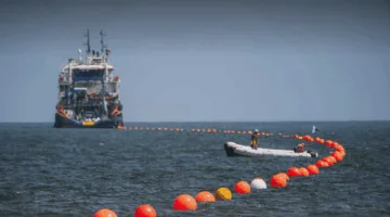 المصرية للاتصالات تكتمل من تركيب الكابل البحري SEA-ME-WE-6 في مصر