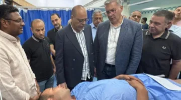 وزيرا البترول والعمل يتقدمان بزيارة لمصابي حادث بارجة خليج السويس ويعربان عن تعازيهما لأهالي الضحايا